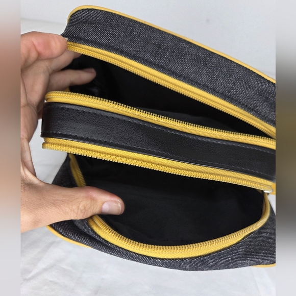 Bulgari Parfumes In Black With Yellow Trim Toiletry Bag - Picture 4 of 11